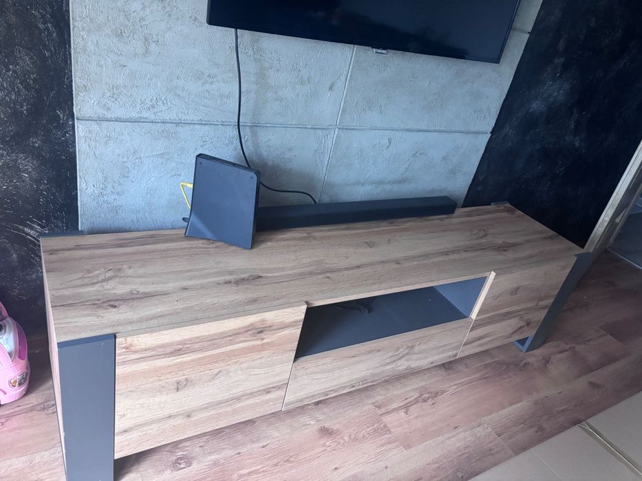Szafka pod telewizor