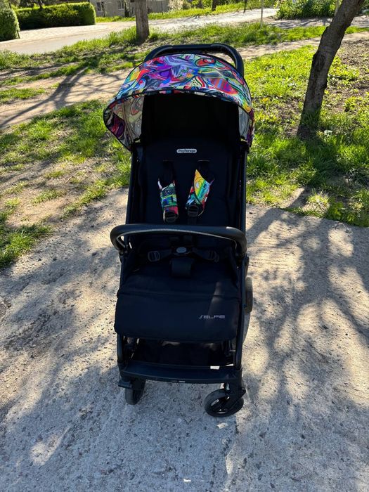 Коляска Peg-Perego Selfie Street Art з яскравим граффіті-дизайном