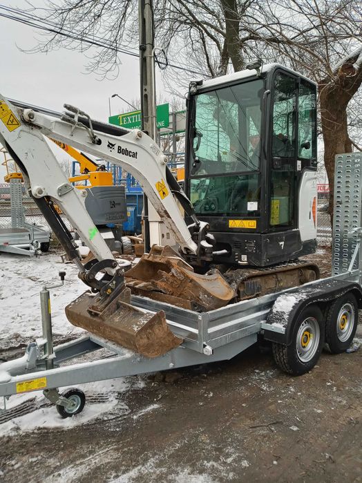 Usługi minikoparką - wynajem samodzielny minikoparki z przyczepą