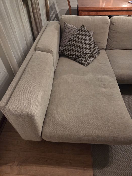 Sofá 3 lugares com chaise longue creme