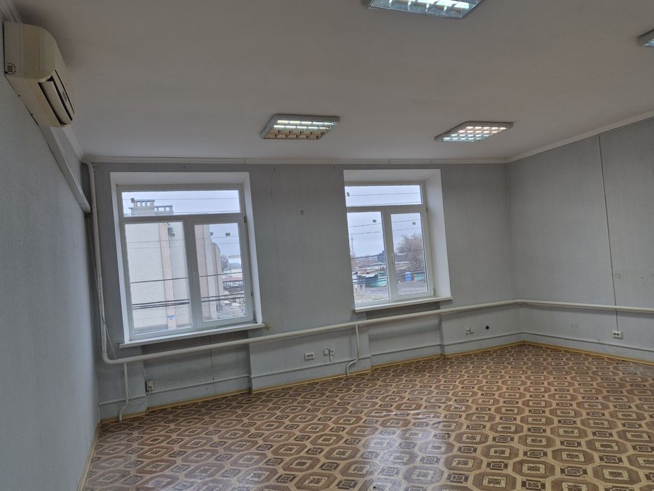 Продаю офісне приміщення, всі комунікації, центр