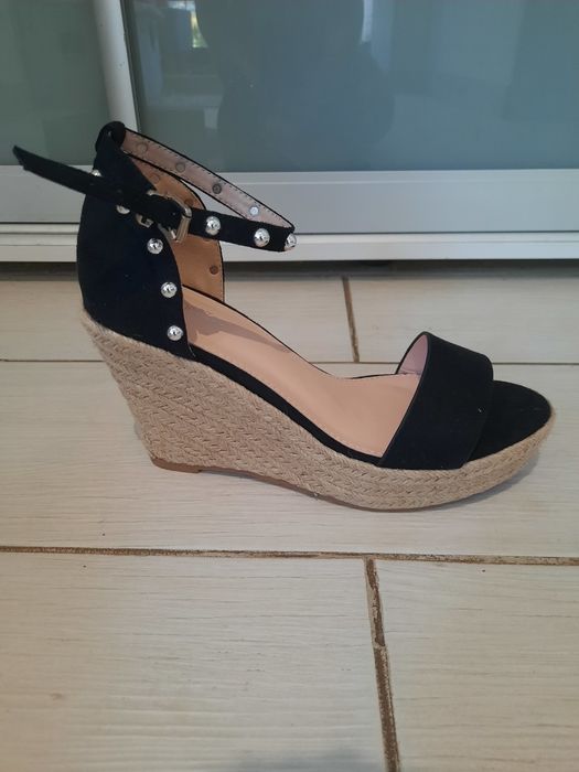 Босоножки 38 размера