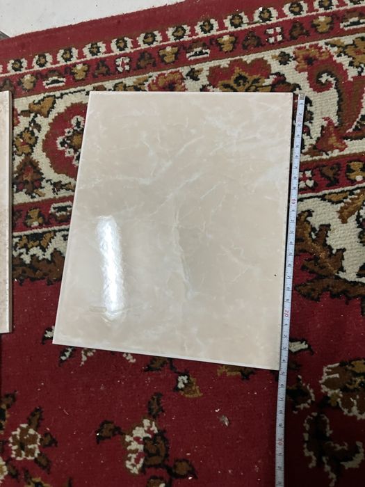 Decor ceramiczny 20x7 cm plus  20x25 płytki ścienne