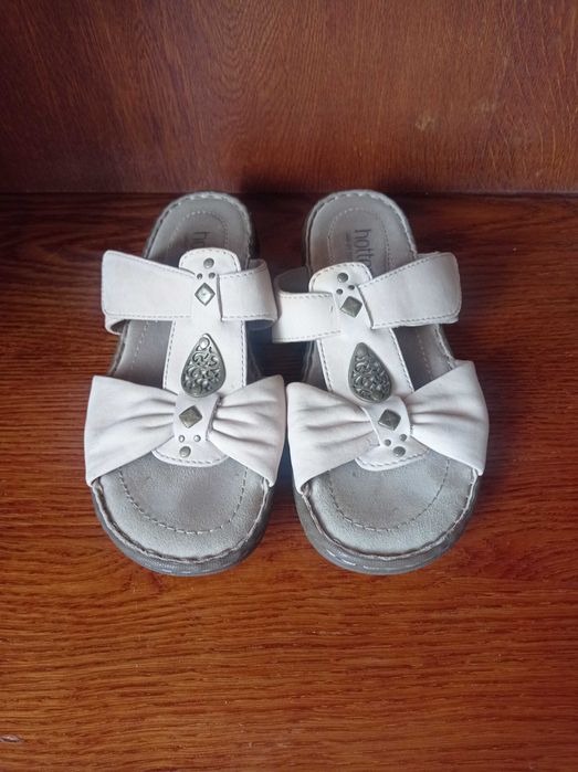 Продам шльопанці жіночі 24см