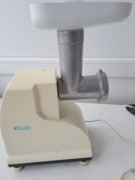 М'ясорубка електрична