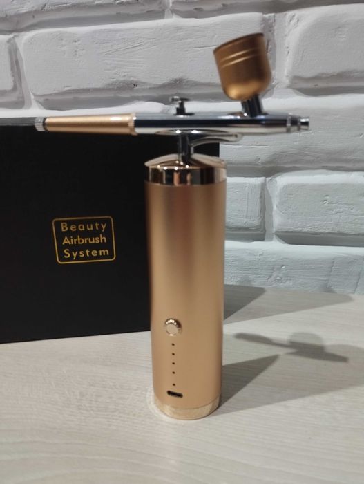 Аэрограф с компрессором , цифровой дисплей, шланг.