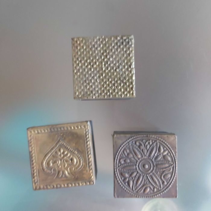 Caixas pequenas madeira