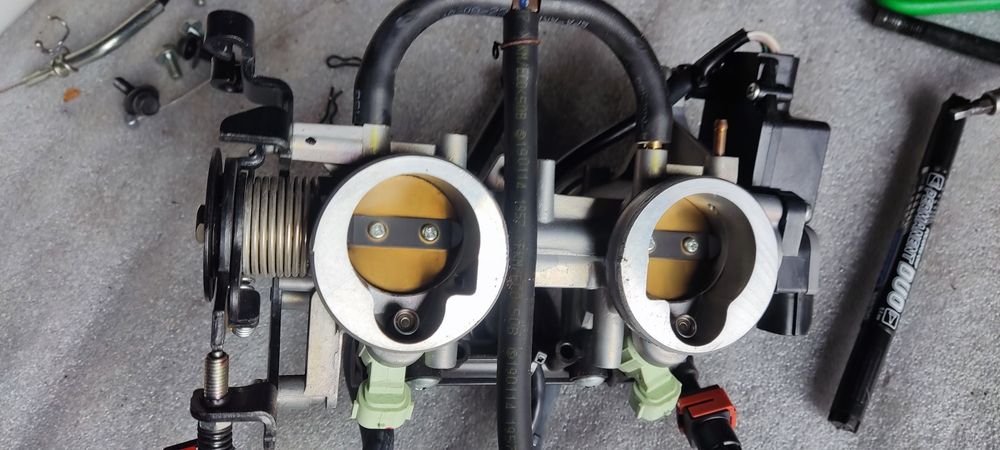 Kawasaki z650 z 650 przepustnice komplet 2019