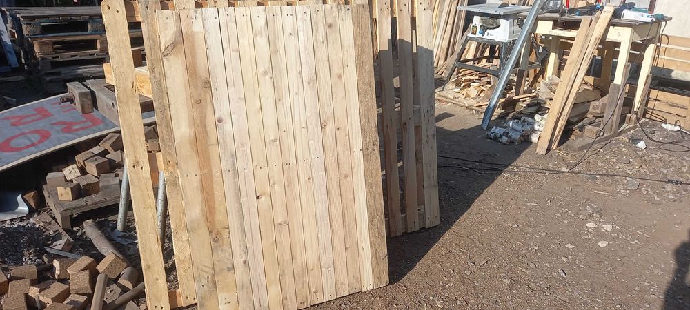 Palety z możliwością dostawy, deski 120/2