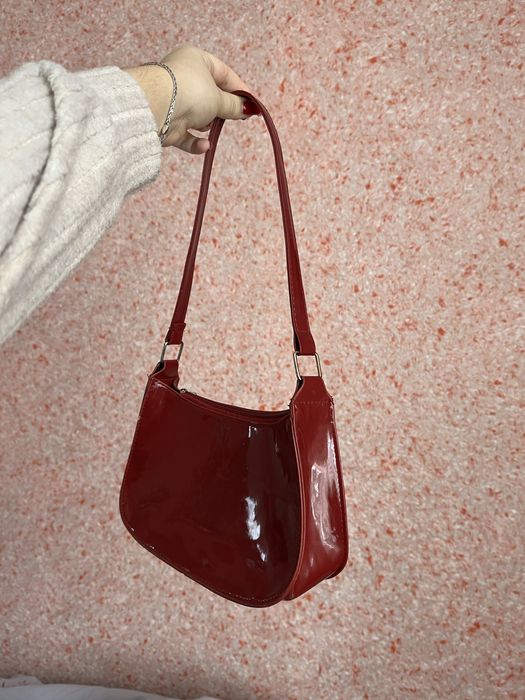 лакова маленька сумочка