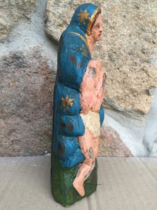 Imagem Pietá em madeira de castanho com pintura