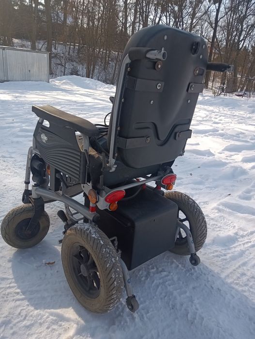 Wózek inwalidzki elektryczny squad.