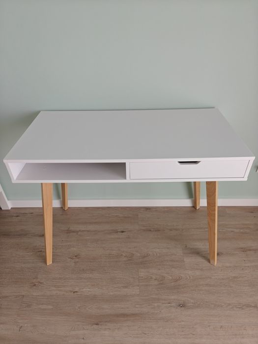 Secretária TAMHOLT 50x100 branco/natural
Secretária TAMHOLT 50x100 b