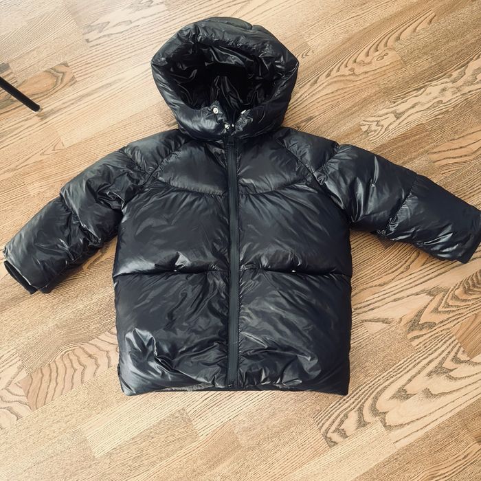 Зимова курточка пухова фірми Zara.