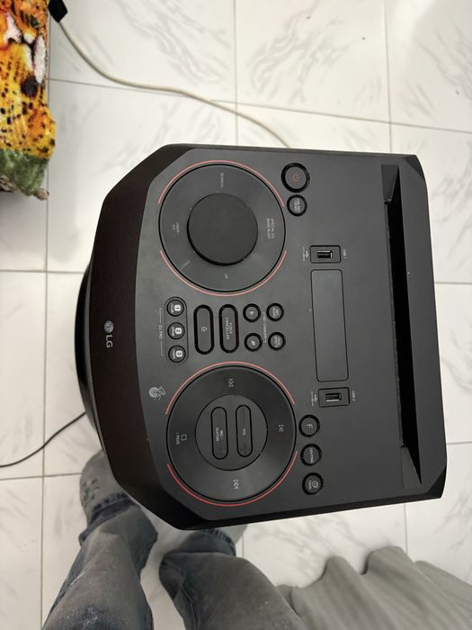 LG XBOOM ON7 500W – Coluna Hi-Fi Bluetooth, Karaoke, DJ, CD, USB
