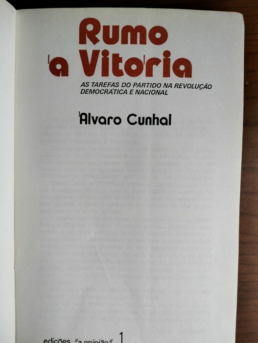Livro Rumo à Vitória - Álvaro Cunhal