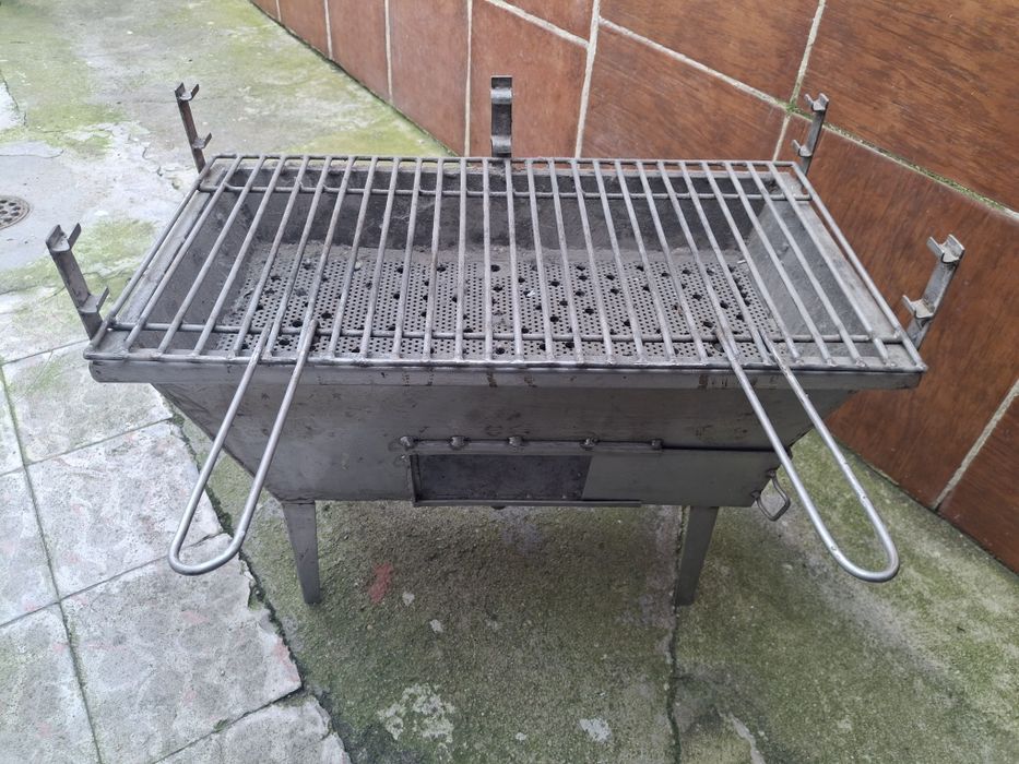 Assador 4 milimetros de espessura e grelha em inox