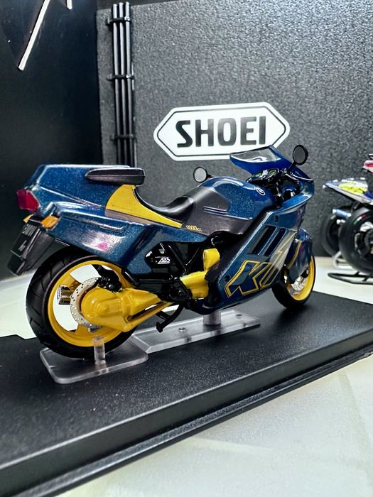 Miniatura BMW K1 Escala 1/24 made by IXO