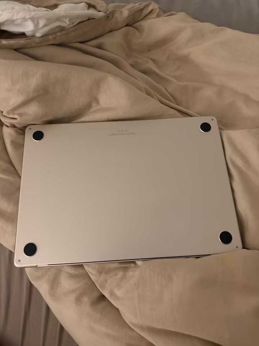 Apple MacBook Air 15, M2 (2023) + mysz