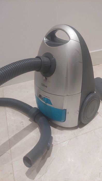 Aspirador Qilive c/ potência 1000w e filtro hepa - oferta 2 sacos