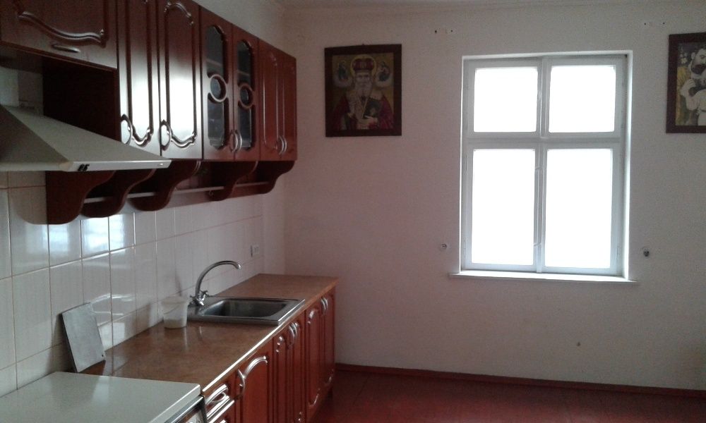 Продається особняк у с. Гусаків, Мостиського р-ну