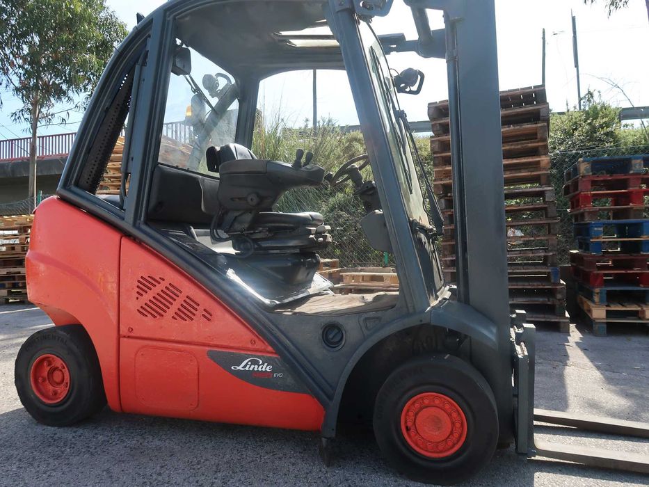 PREÇO MELHORADO - Empilhador LINDE, diesel 2000kg