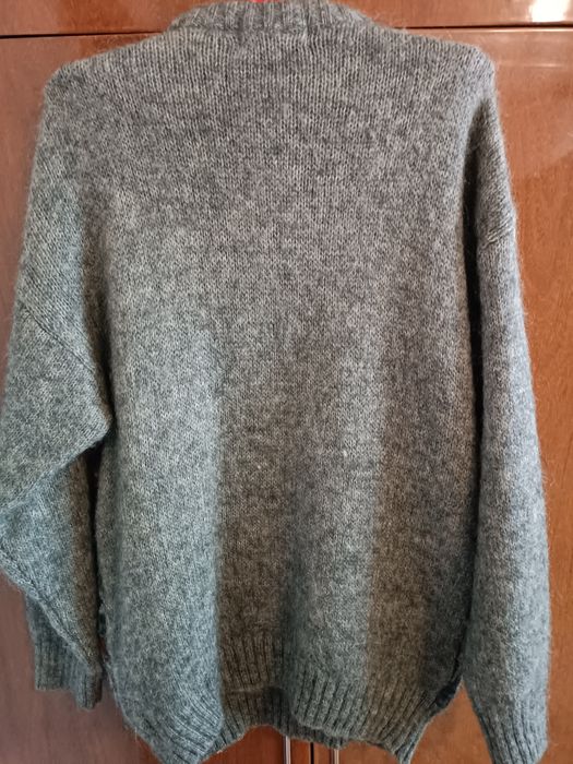 Продам светр з натуральної шерсті