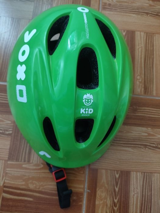 Capacete de criança ventilado e ajustável