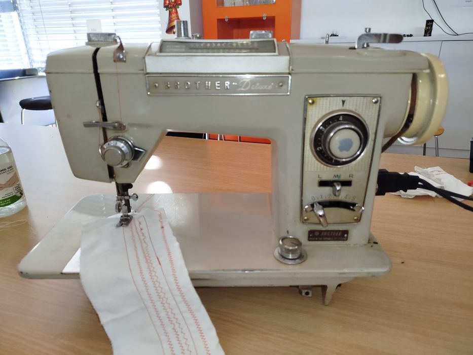 Máquina de costura brother