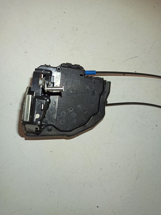 Fecho da Porta Trás Esquerdo - TOYOTA AURIS (_E15_) | 06 - 12