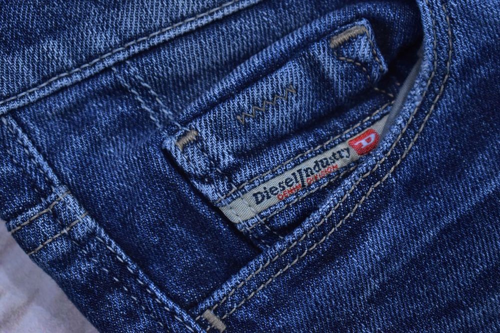 Diesel Hi Vy Super Slim Straight Jeansy W27 L34