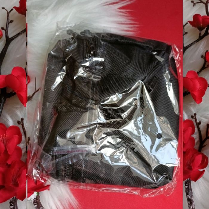 Czarna saszetka, nerka damska, nowa