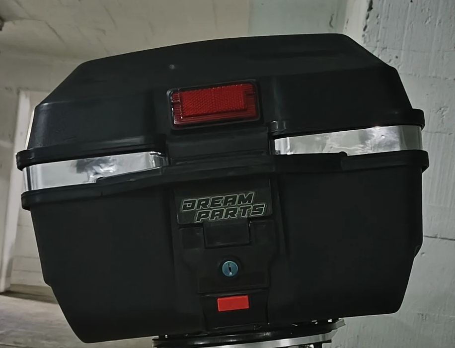 Top Case 24L (já não tem os autocolantes)