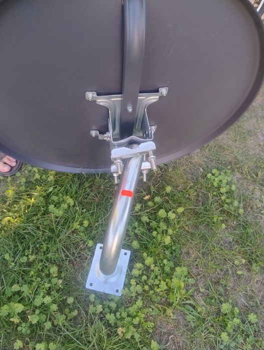 Antena satelitarna