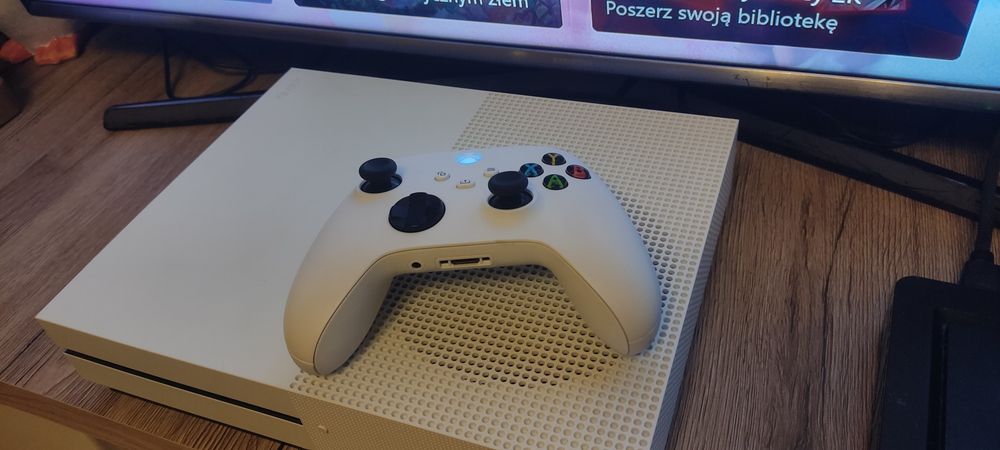 Xbox One S 1Tb konsola PAD