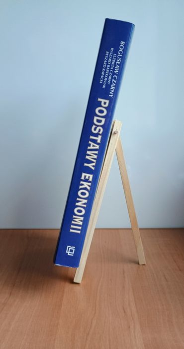 Podstawy ekonomii. B.Czarny. 2000r.