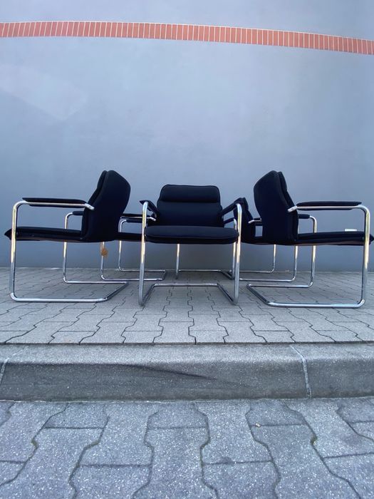 Kultowe krzesla fotele wspornikowe Thonet Bauhaus