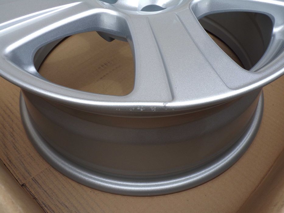 Felgi aluminiowe GMP Italia 16 5x114,3 et35 uszkodzeniatransportowe