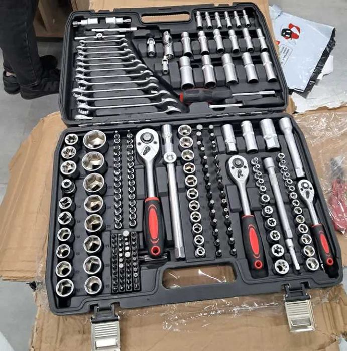 Набор головок и ключей NEW TOOLS на 216 инструментов Набір інструментів ключів головок