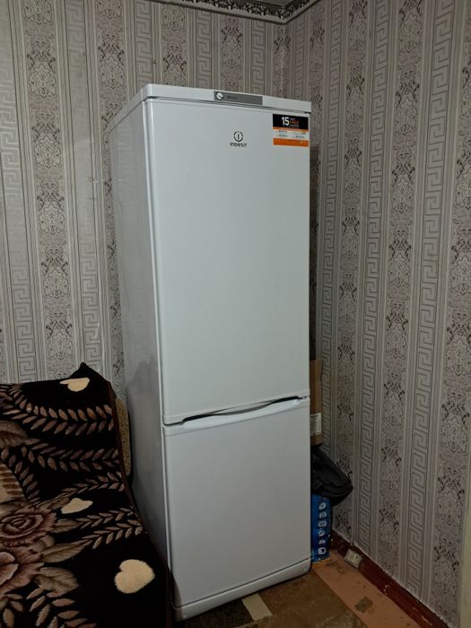 Продам холодильник Indesit в хорошем состоянии б/у