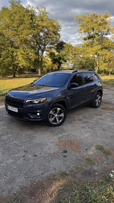 Jeep Cherokee 2019 рік