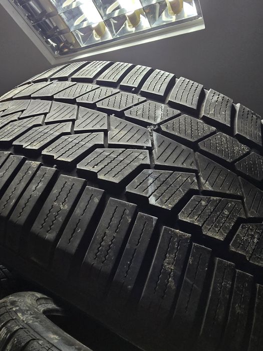 255/40R20 Continental WinterContact TS850P