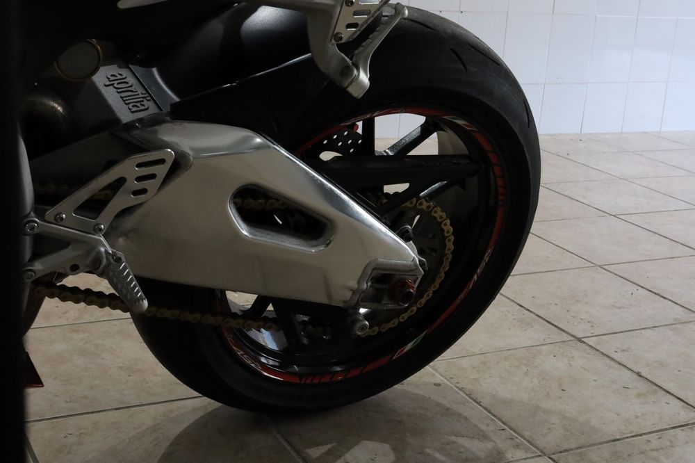 Aprilia Rsv4 1000r