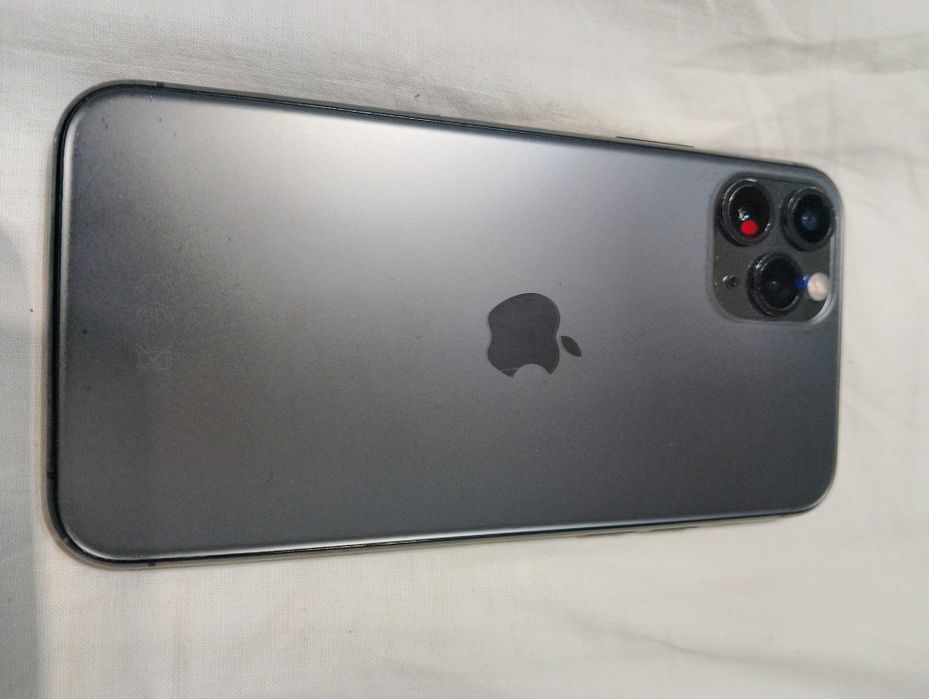 iPhone  11  pro .
