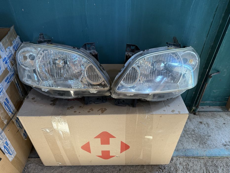 Продам Фари мазда mpv