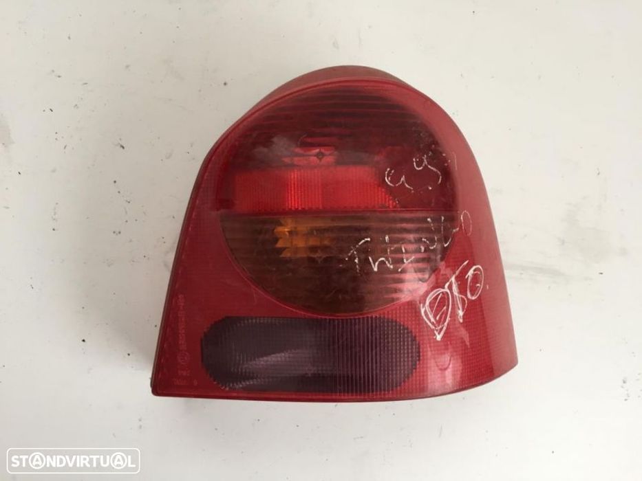 farolim tras direito renault twingo