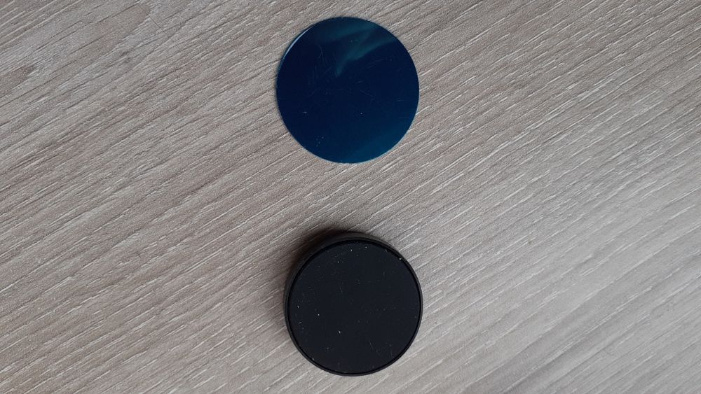 Suporte magnético para telemóvel no carro