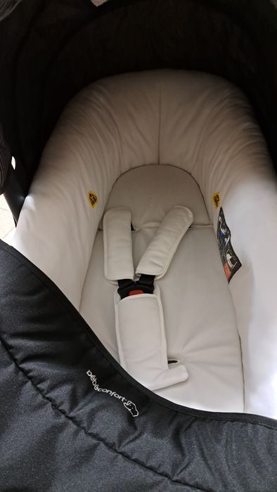 Carrinho bebé + alcofa + capa chuva