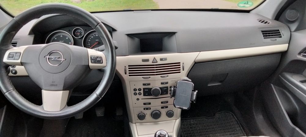 Продам OPEL ASTRA 2008року