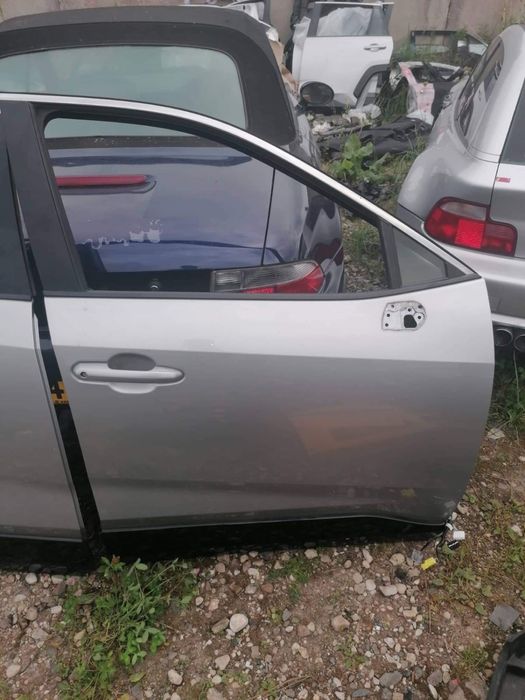 Двери правая сторона toyota rav4 Toyota Rav4 2019-2022 цвет 1D6